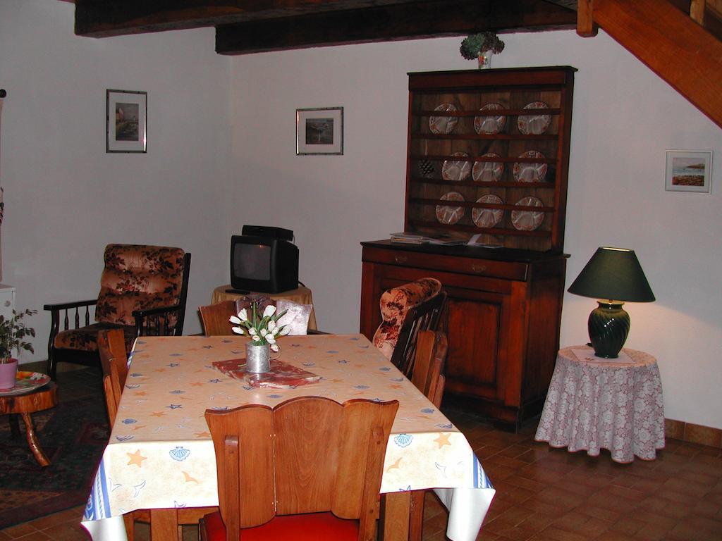 Les Gites De Garz Ar Bik Brasparts Szoba fotó